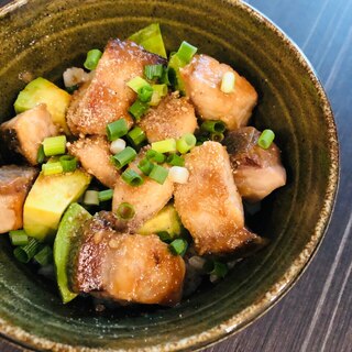 切り身で☆ぶりの照り焼き×アボカド丼